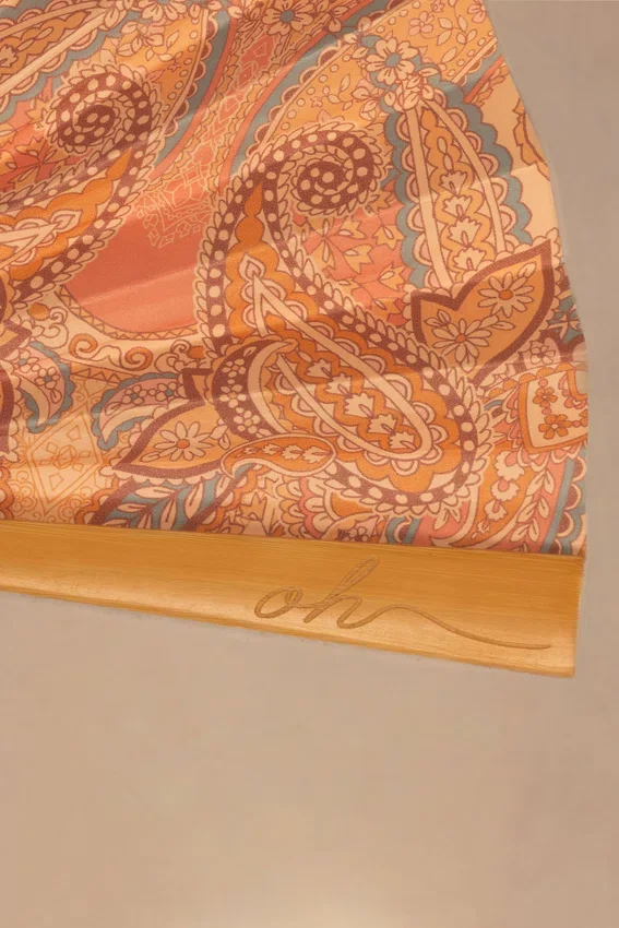 Elaraine Folding Hand Fan in Paisley Print Elaraine Folding Hand Fan in Paisley Print