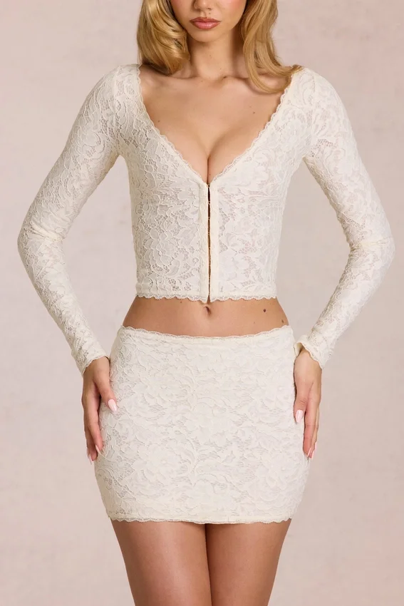 Elowise Lace Mini Skirt in Ivory Elowise Lace Mini Skirt in Ivory