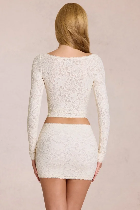 Elowise Lace Mini Skirt in Ivory Elowise Lace Mini Skirt in Ivory