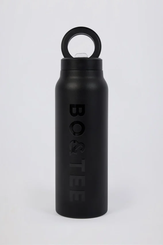Magnetic Thermos-Insulated Stainless Steel Water Bottle in Black Magnetic Thermos-Insulated Stainless Steel Water Bottle in Black