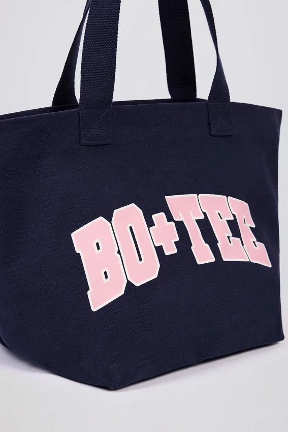 Oversized Tote Bag in Classic Navy Oversized Tote Bag in Classic Navy