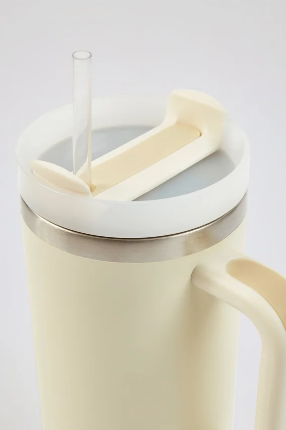 Stainless Steel Water Bottle in Cream Stainless Steel Water Bottle in Cream