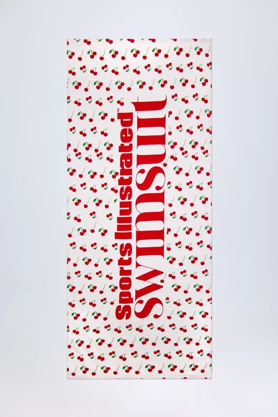 Toalla Logo Beach Towel in Cherry Print Toalla Logo Beach Towel in Cherry Print