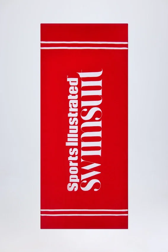 Toalla Logo Beach Towel in Fiery Red Toalla Logo Beach Towel in Fiery Red