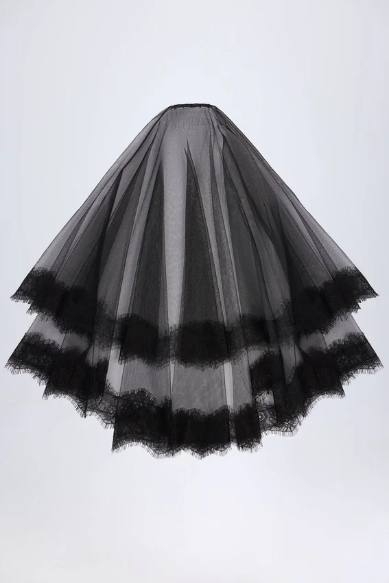 Trixie Lace-Trim Veil in Black Trixie Lace-Trim Veil in Black