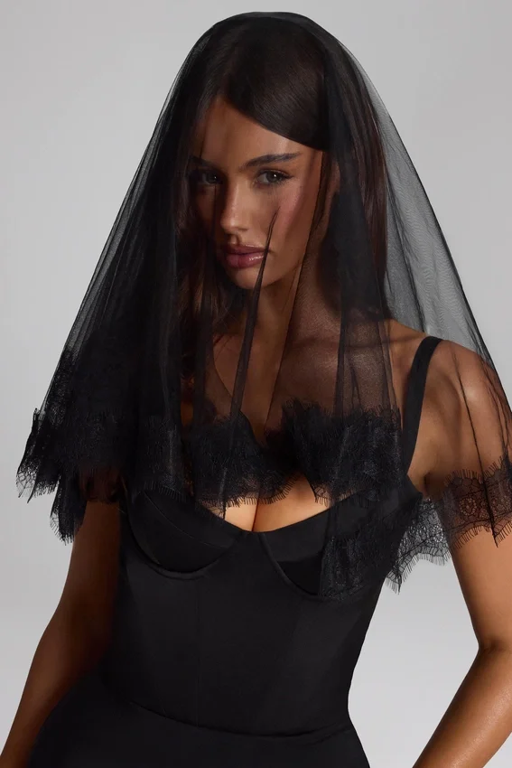 Trixie Lace-Trim Veil in Black Trixie Lace-Trim Veil in Black