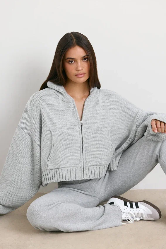 TRUE Cropped Zip Up Chunky Knit Hoodie in Heather Grey TRUE Cropped Zip Up Chunky Knit Hoodie in Heather Grey