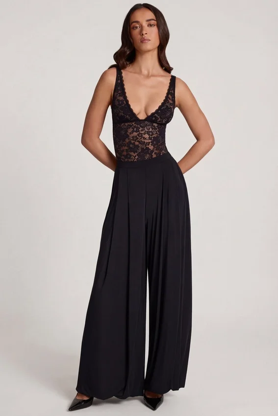 Zafira Soft Jersey Mid-Rise Wide-Leg Trousers in Black Zafira Soft Jersey Mid-Rise Wide-Leg Trousers in Black