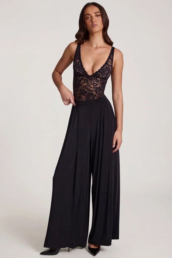 Zafira Soft Jersey Mid-Rise Wide-Leg Trousers in Black Zafira Soft Jersey Mid-Rise Wide-Leg Trousers in Black